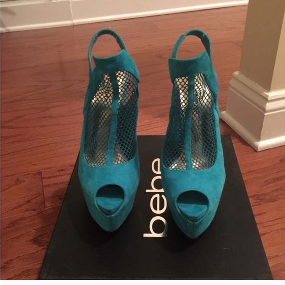 Bebe - Picture 2 of 3